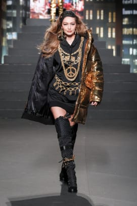 Jeremy Scott Transported Us to Time Square s MTV Heyday for the Moschino x H M Runway Show Fashionista