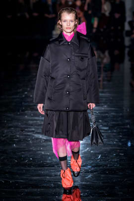 スカート PRADA 2018 collection roze flower black スカート PRADA 2018 collection roze flower black Prada