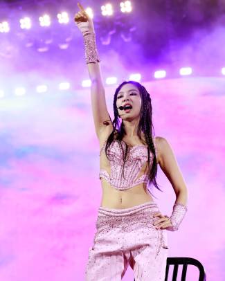 Blackpink Wears Custom Mugler, Chainmail Skirts and Paco Rabanne