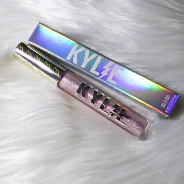 Kylie Jenner Cosmetics The Weather Collection Review Products 