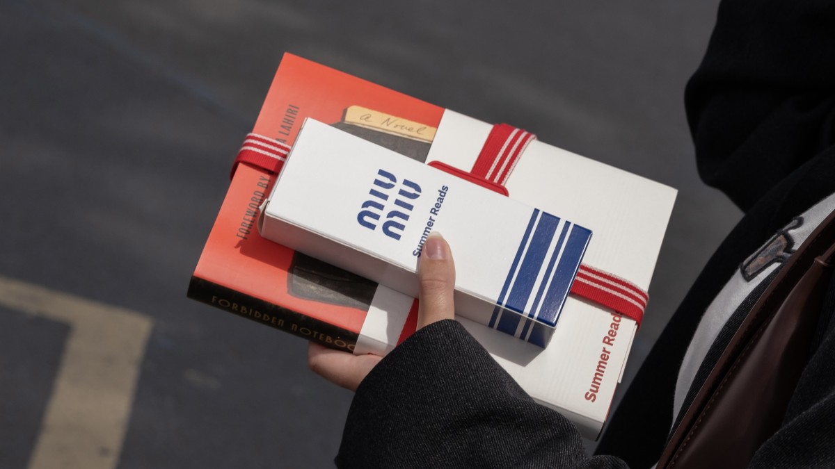 21 Must-Read Fashion Books to Add to Your Summer Stack
