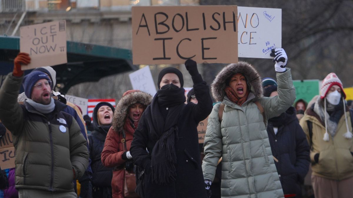 Must Read: Retailers Question How to Respond to ICE Agents, M.ph Beauty by Mary Phillips Names New CEO