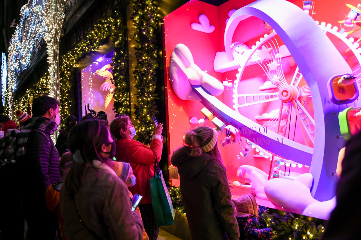 Here Are All the Must-See New York City Holiday Windows
