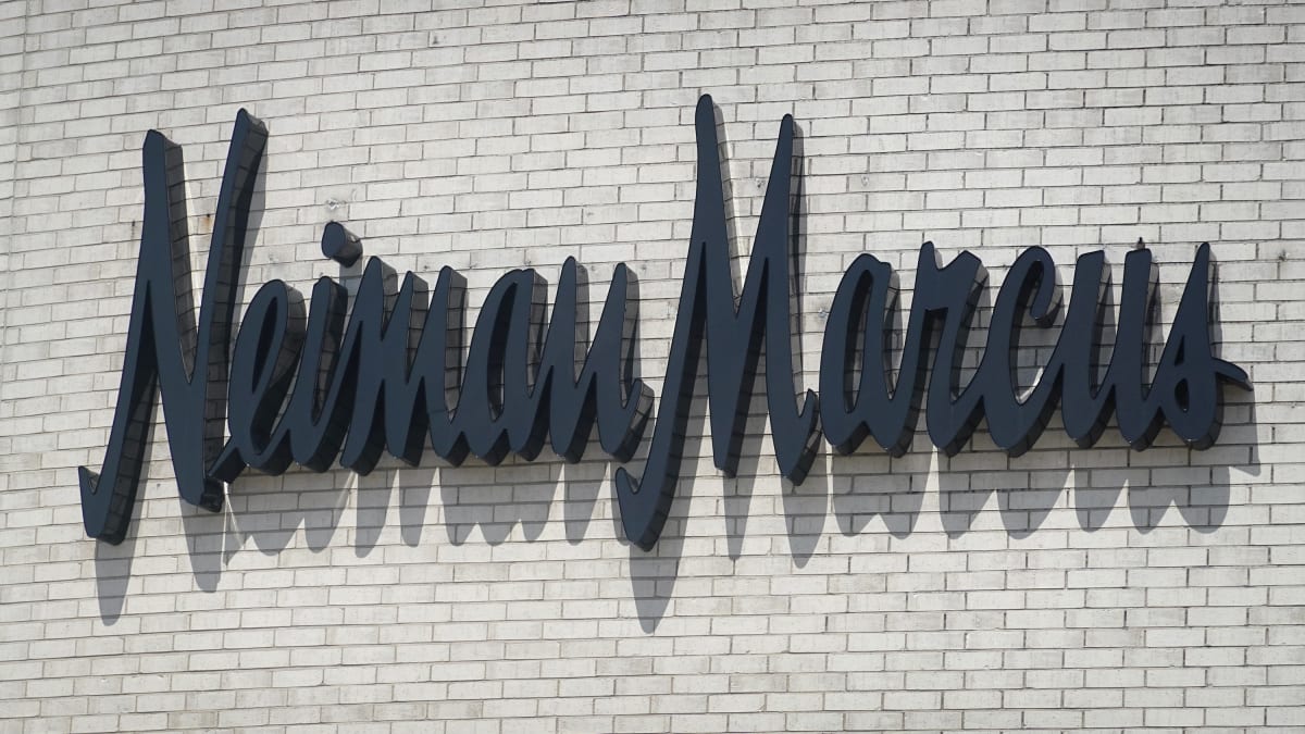 Must Read: Farfetch Invests in Neiman Marcus Group, How Subscription-Based Business Models Tackle Sustainability Issues
