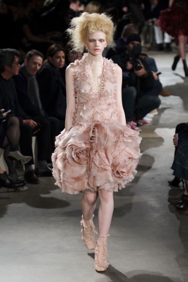 See Alexander McQueen's Haunting, Victorian Fall Collection - Fashionista