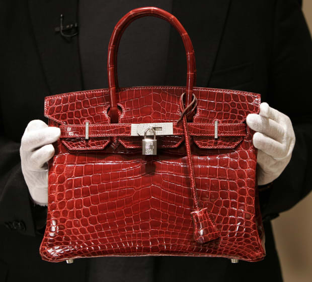 A crocodile Hermès Birkin Bag at the brand's store in New York in 2007. Photo: Timothy A. Clary/AFP/Getty Images