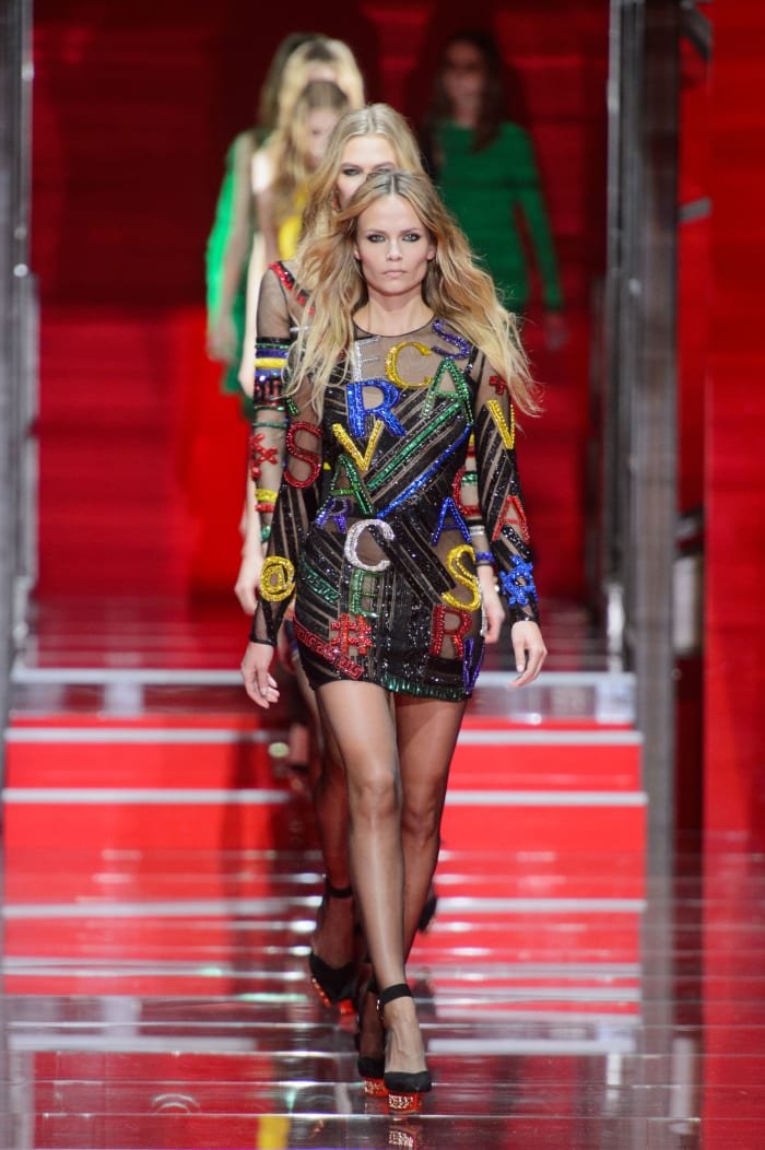 Versace Went Hashtag-Happy (and Red Hot) for Fall - Fashionista