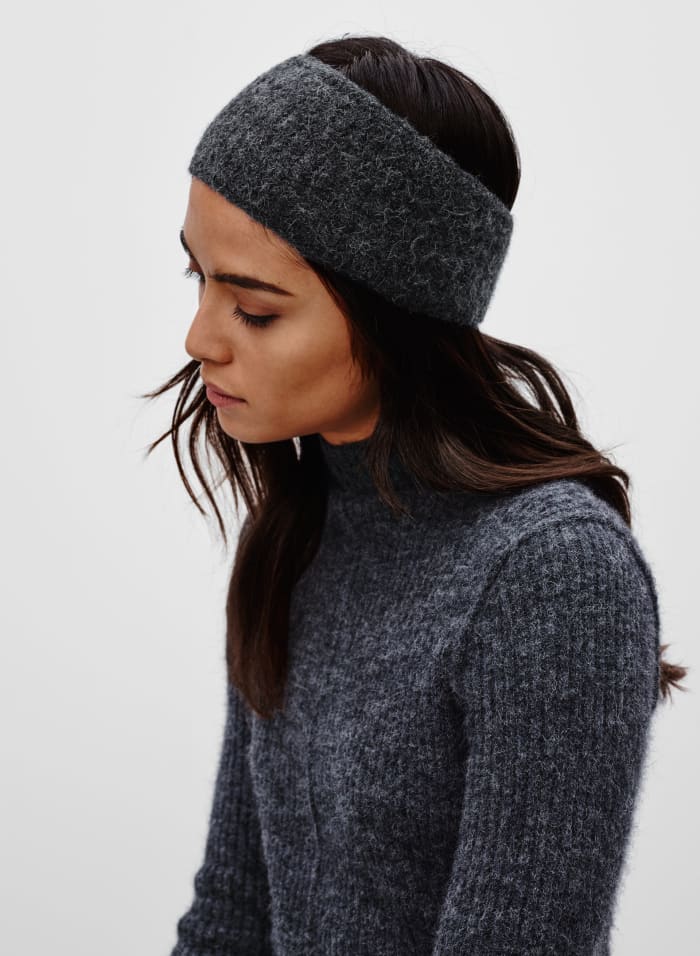 Aritzia Wilfred Malot Headband, $35, available at Aritzia.