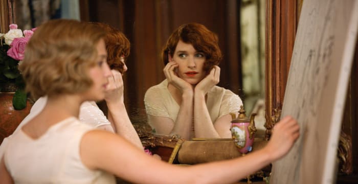 Alicia Vikander as Gerda Wegener and Eddie Redmayne as Lili Elbe in Tom Hooper’s "The Danish Girl." Photo: Focus Features.