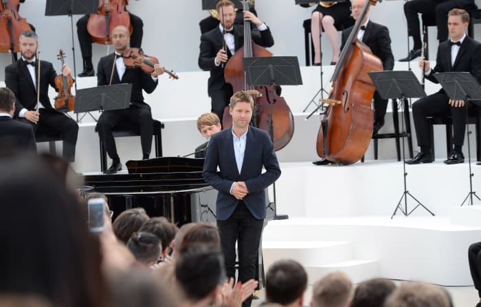 Christopher Bailey takes a bow after the Burberry Menswear Spring/Summer 2016 show at Kensington Gardens on June 15, 2015 in London. Photo: Samir Hussein/Getty Images for Burberry