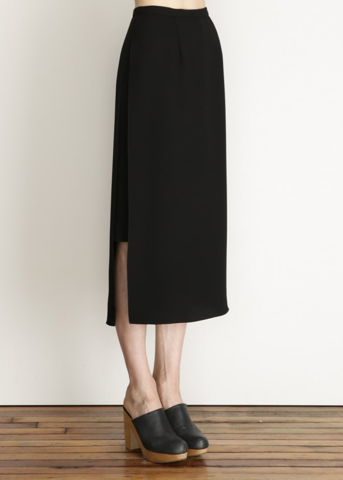 Lauren's Sleek Midi Skirt - Fashionista