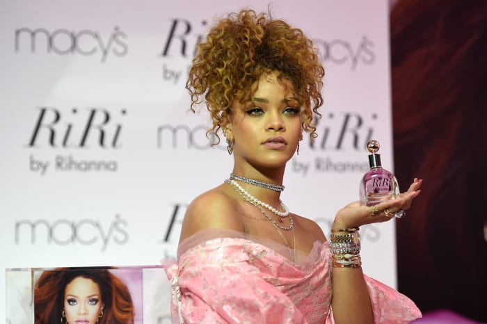 Must Read: Rihanna Launches Her 7th Fragrance, Lauren Conrad Admits ...