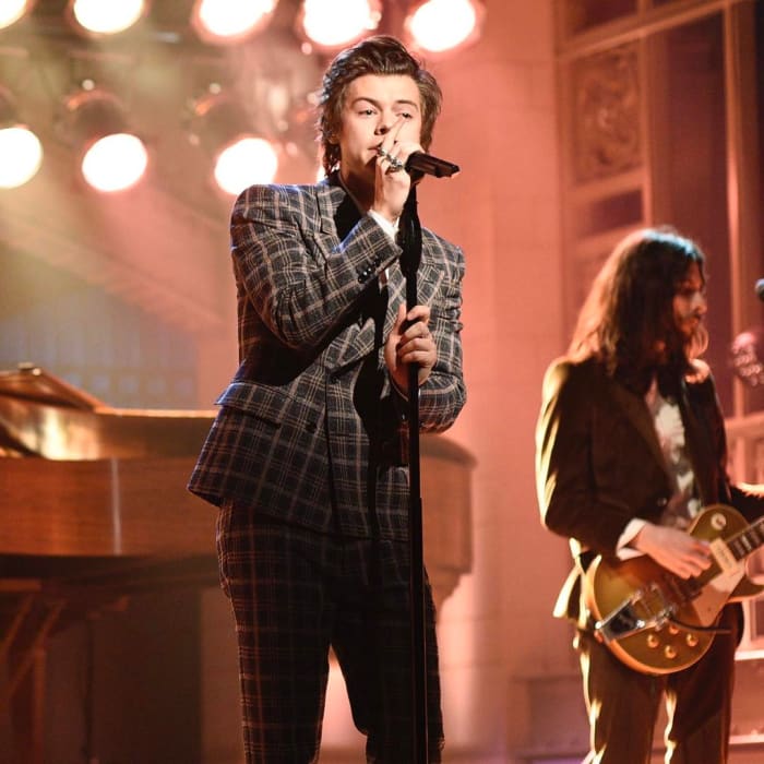 Harry Styles in Fall 2017 Gucci suit on "Saturday Night Live." Photo: @nbcsnl/Instagram
