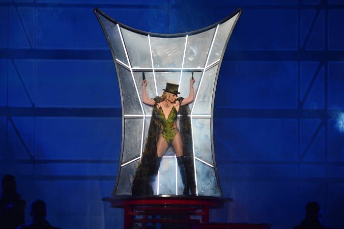 How the Costumes in 'Magic Mike Live' Were Made to Be Taken Off ...