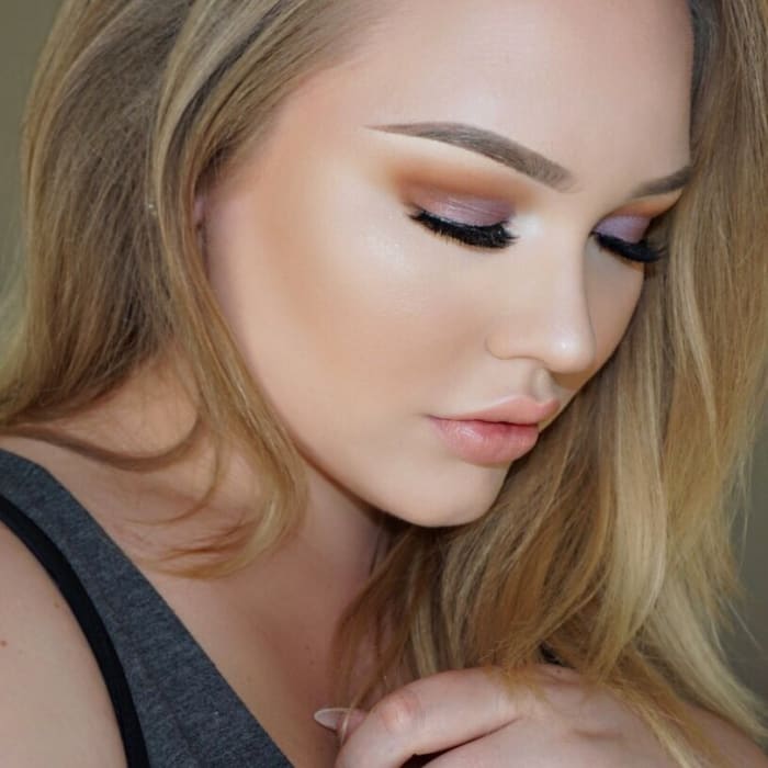 Those lashes, tho. Photo: @nikkietutorials/Instagram