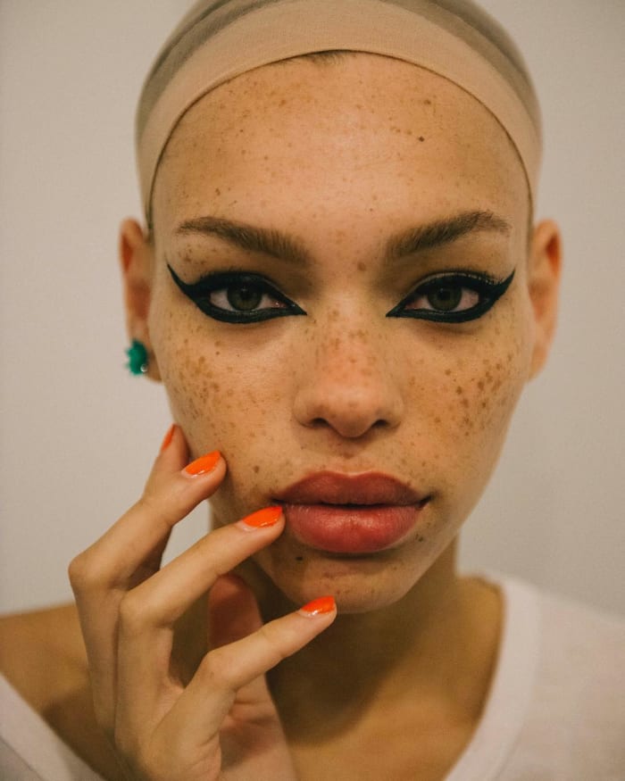 The makeup and nail look at the Marc Jacobs Spring 2018 runway show. Photo: @jinsoonchoi/Instagram