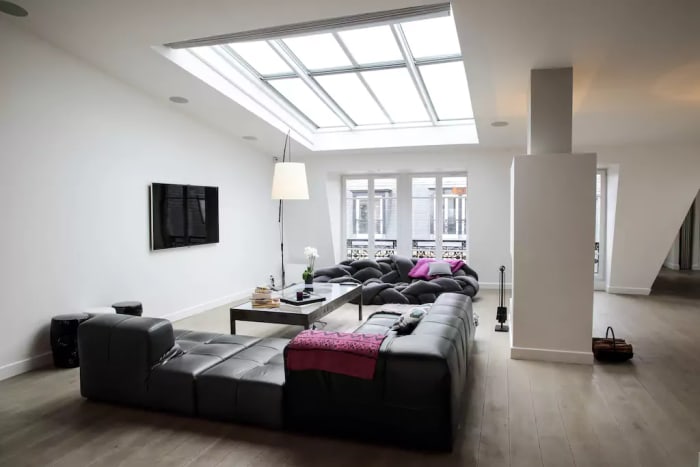 We want to take a nap in this living room as soon as possible. Photo: Airbnb
