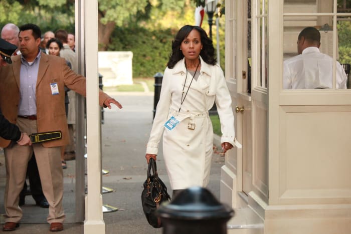 Olivia Pope (Kerry Washington) in her signature white trench. (Yes, eagle-eyed viewers will notice that this pic is actually from Episode 7, but the coat is the same.) Photo: ABC/Richard Cartwright