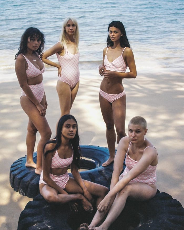 Photo:@campcoveswim/Instagram