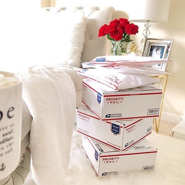 Photo: @poshmark/Instagram