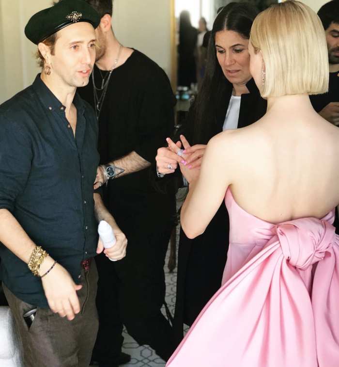 Abergel and stylist Elizabeth Saltzman help Saoirse Ronan prepare for the 2018 Oscars. Photo: @hairbyadir/Instagram