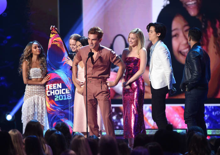 Vanessa Morgan, Madelaine Petsch, Camila Mendes, KJ Apa, Lili Reinhart, Cole Sprouse and Mark Consuelos of "Riverdale'" at the 2018 Teen Choice Awards. Photo: Kevin Winter/Getty Images