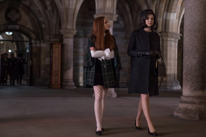 Brianna Randall (Sophie Skelton) and Claire Randall Fraser (Caitriona Balfe). Photo: Copyright © 2016 Starz Entertainment, LLC
