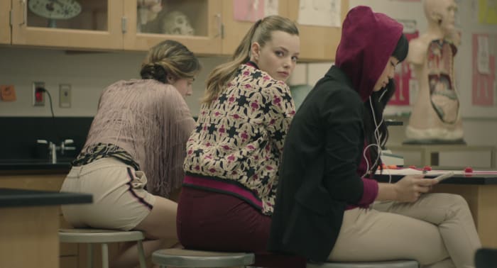 Veronica (Kristine Froseth), middle, gives Sierra the stink-eye in chem class. Photo: Courtesy of Netflix