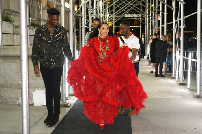 Cardi B., wearing shoes, on her way into the 'Harper's Bazaar' celebrates fifth 'Icons By Carine Roitfeld' presented by Infor, Estée Lauder, Saks Fifth Avenue, Fujifilm instax®, Genesis, and Stella Artois. Photo: Andrew Toth/Getty Images for 'Harper's Bazaar'