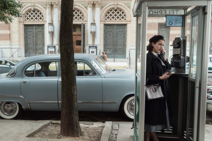 In 'The Marvelous Mrs. Maisel,' Accessories Tell Midge's Story of ...