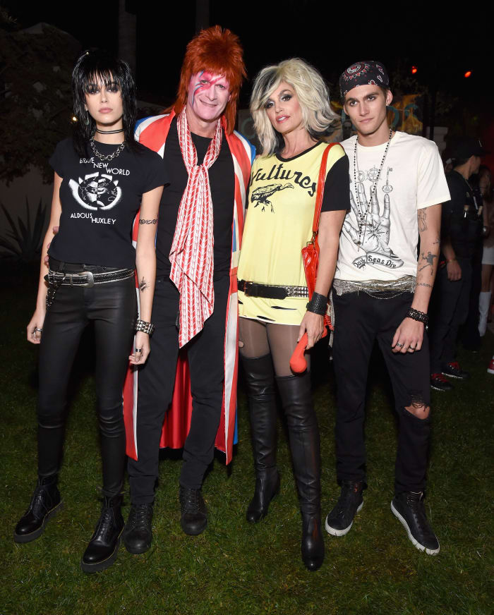 Kaia Gerber, Rande Gerber, Cindy Crawford, and Presley Gerber at the Casamigos Halloween Party in Beverly Hills, California. Photo: Michael Kovac/Getty Images