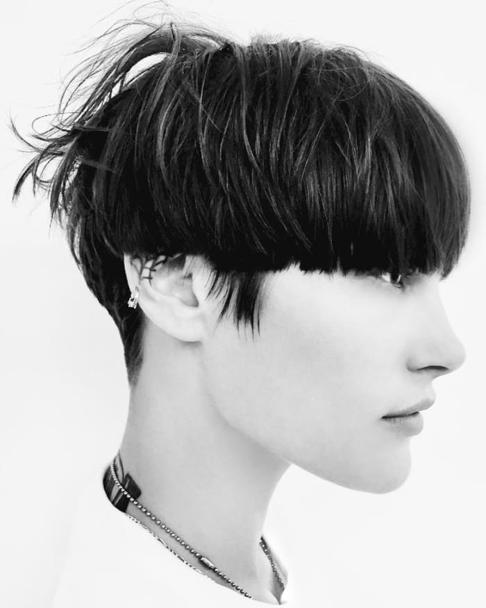 A '90s-inspired cut on model Cat McNeil by Palau for Alexander Wang's Fall 2017 show. Photo: @guidopalau/Instagram