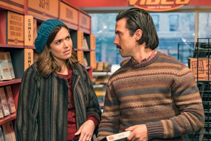 Rebecca (Mandy Moore) and Jack (Milo Ventimiglia) enjoy a pre-Netflix, VHS movie rental moment on 'This Is Us.' Photo: Ron Batzdorff/NBC