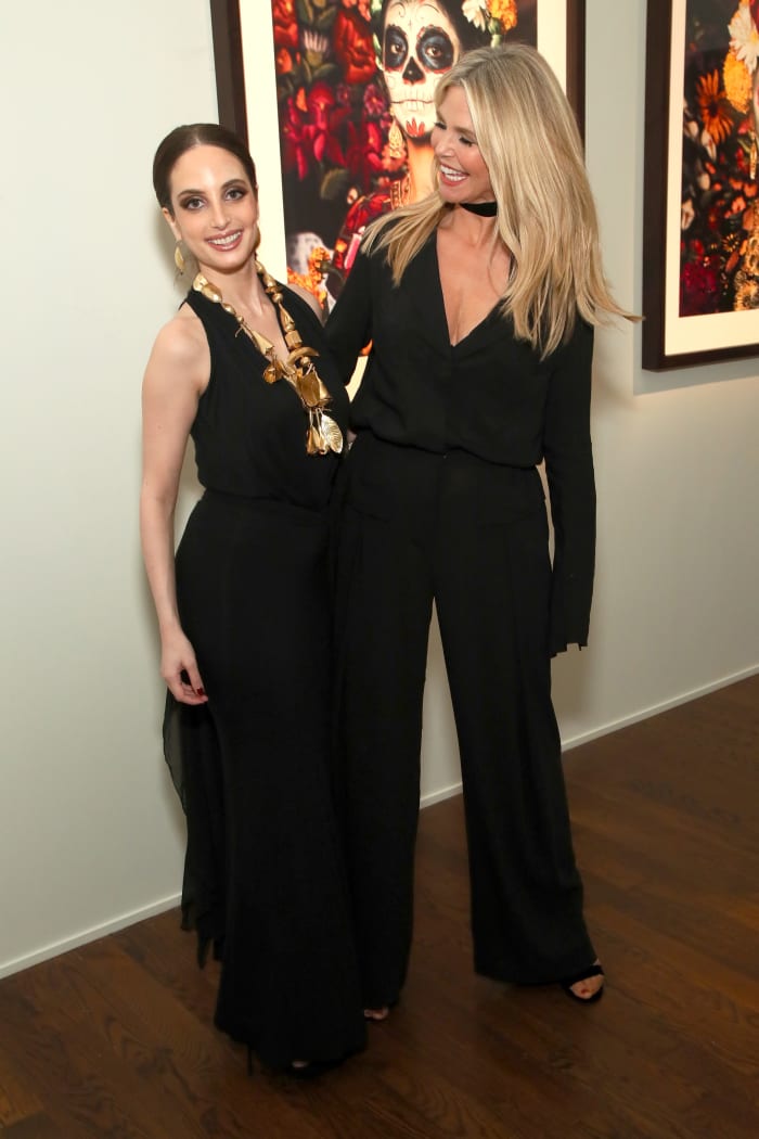 Alexa Ray Joel and Brinkley have a mother-daughter moment at the Stephan Weiss Apple Awards. Photo by Astrid Stawiarz/Getty Images