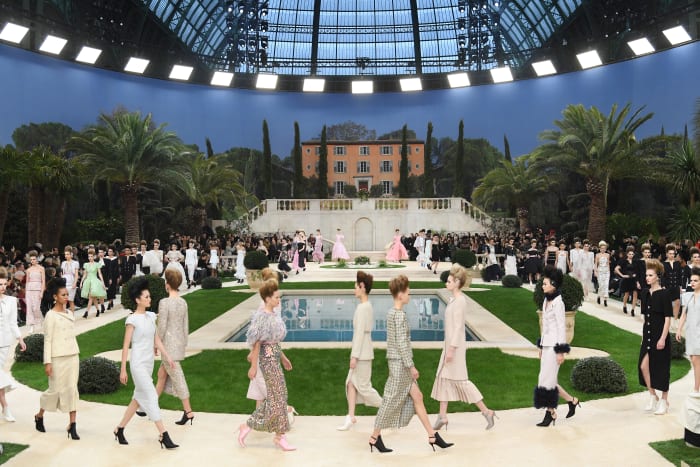 The Beauty Look at Chanel's Spring 2019 Couture Show Paid Homage to ...