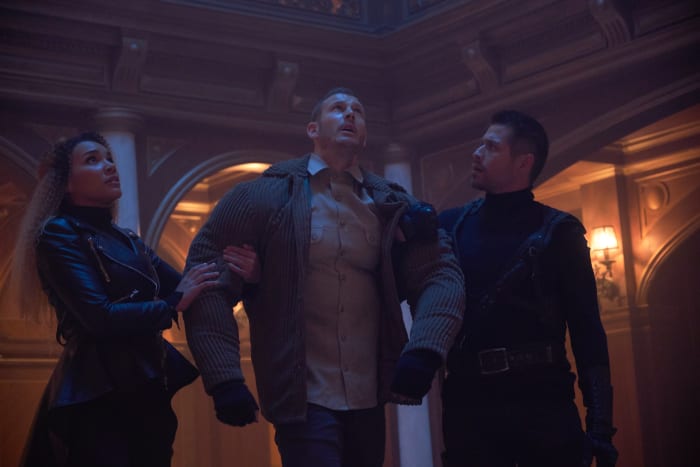 (L-R)Allison ( (Emmy Raver-Lampman), Luther (Tom Hopper) and Diego (David Casteñeda). Photo: Christos Kalohoridis/Netflix