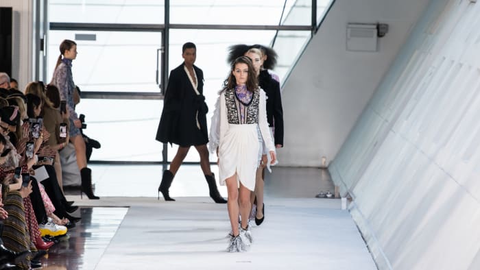 See Every Look From Giambattista Valli's Fall 2019 Collection - Fashionista