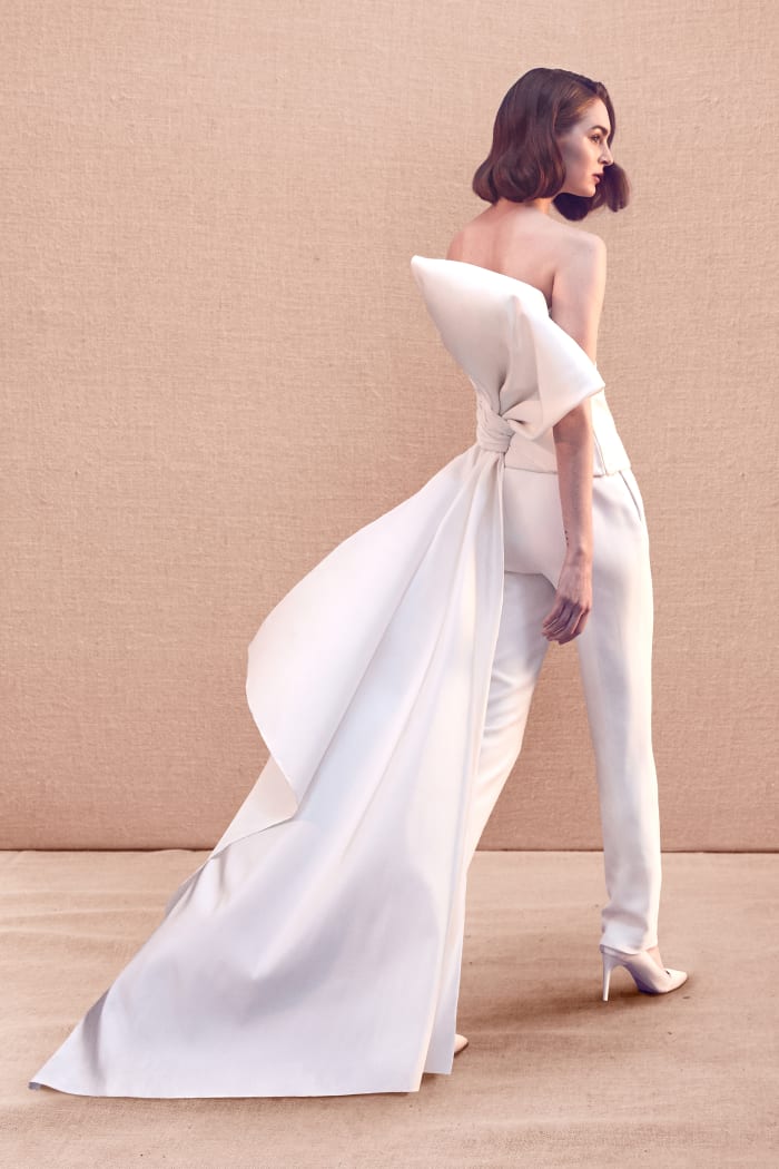 A look from the Oscar de la Renta Spring 2020 bridal collection. Photo: Courtesy of Oscar de la Renta
