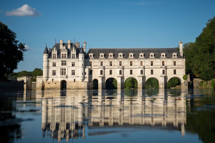 fashion fashion A view of Chateau Chenonceau from the River Cher.