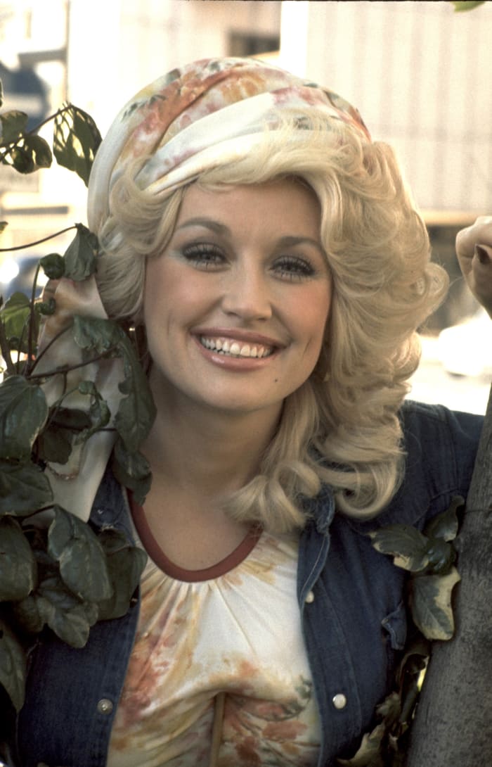 Great Outfits in Fashion History (Beauty Edition): Dolly Parton's '70s