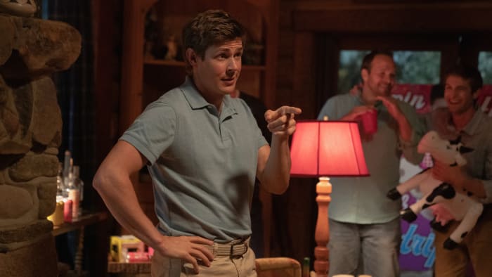 Chris Lowell as the anti-Piz. "Now you do a shot, bruh!"
