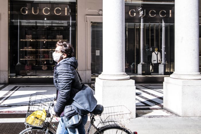 fashion fashion gucci valentino donate money coronavirus