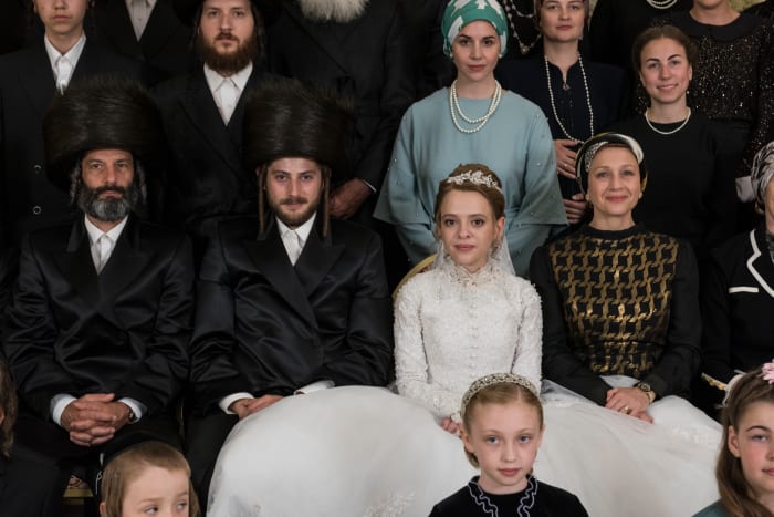 The wedding of Yanki (Amit Rahav, second from left) and Esty in 'Unorthodox.'