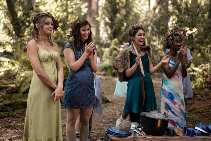 Jackie, Shauna, Mari (Alexa Barajas) and Akilah (Keeya King) dress up for Doomcoming.