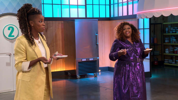 Best friend Sasheer Zamata guest judges on 'Nailed It!' (And yes, Nicole, your dress is cute!).