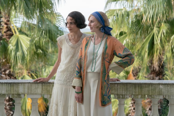 Lucy (Tuppence Middelton) and Lady Edith (Laura Carmichael) in the south of France.