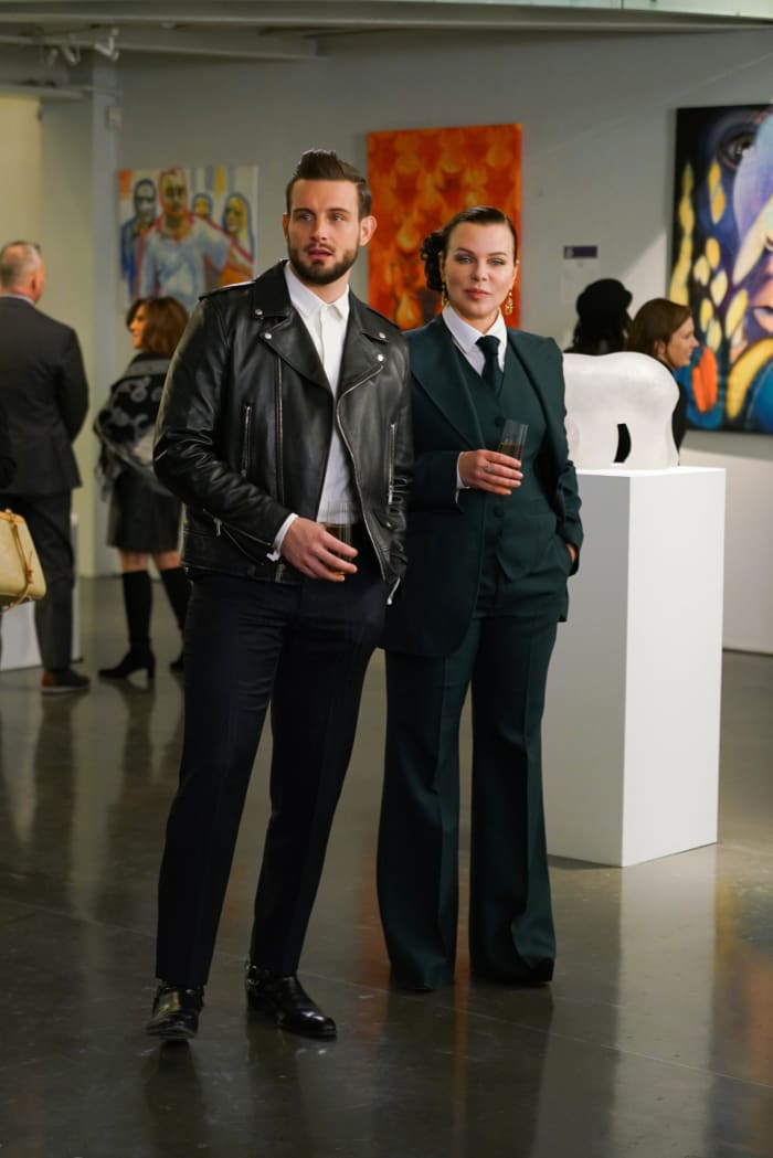 Tortorella as Josh and Mazar as Maggie, in a Gucci suit, on 'Younger.'