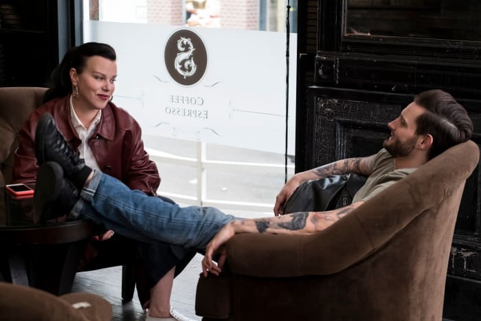 Mazar as Maggie in her Hermès trench coat, with Tortorella as Josh in season four of 'Younger.'