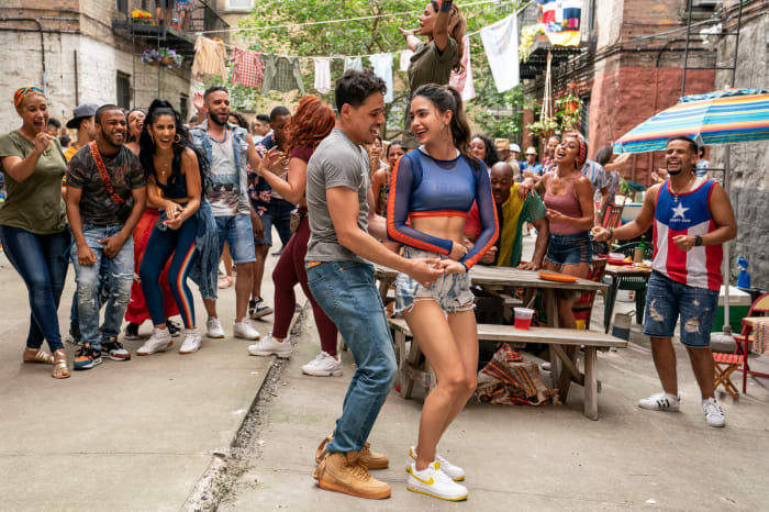 Usnavi (Anthony Ramos) and Vanessa (Melissa Barrera).