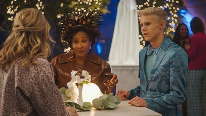 Brooke's brief foray into the 'Vogue' party, where record label head Shuli (Wanda Sykes) and ChaseDreams (Case Walker) are holding court.
